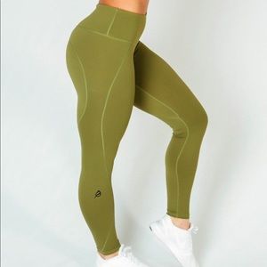 P’Tula Nicole legging